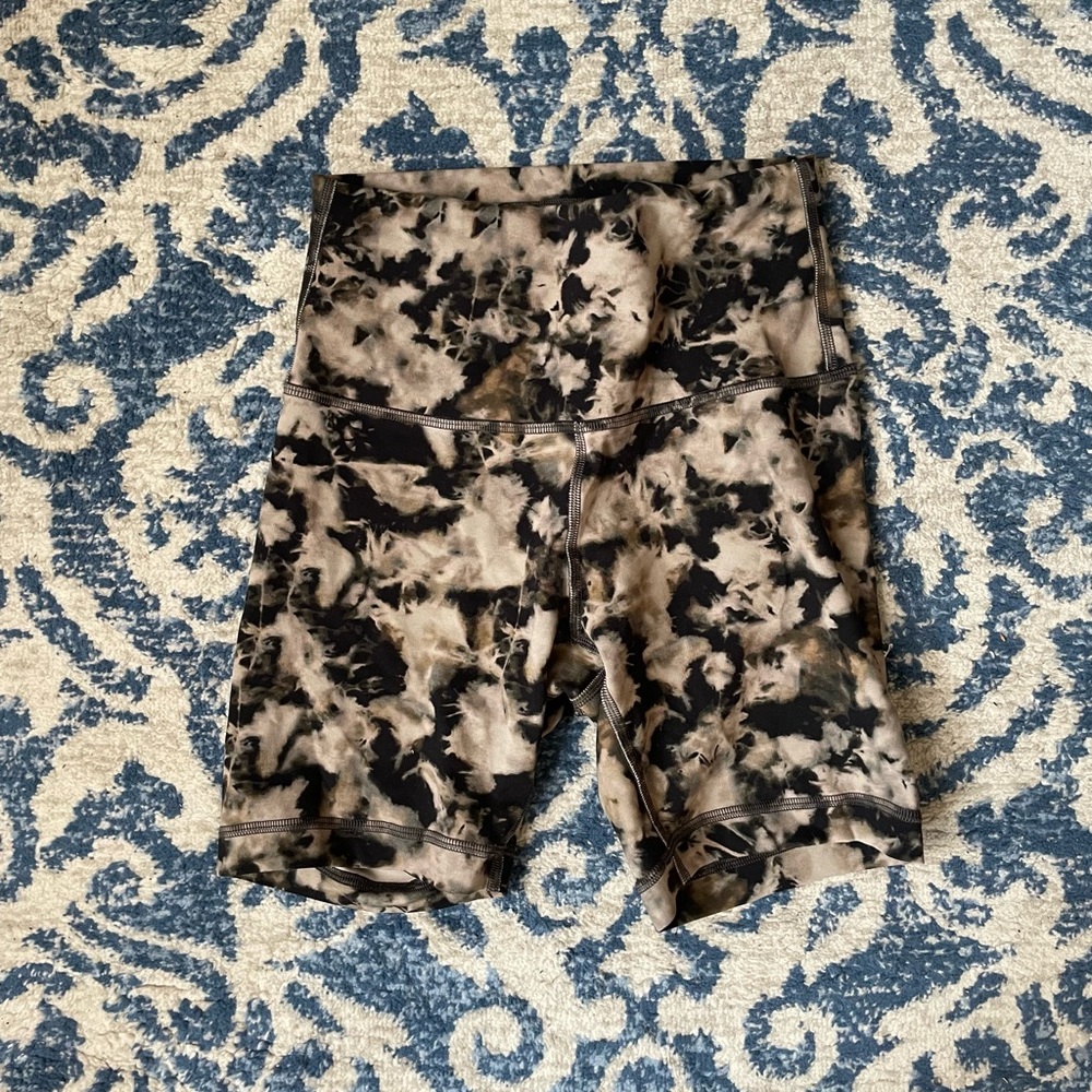 NWOT wunder train shorts